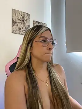 Issabela G1 online show from 04-14-26, 05:30