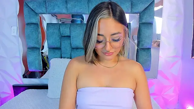 Nanda Vixen online show from 01-25-25, 11:00