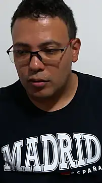 Snapshot of Mikee-Leee chatting on 10-25-25, 06:57 Mikee-Leee online show from 10-25-25, 06:57
