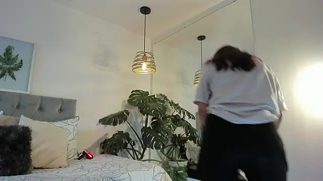 Nami sunny online show from 11-19-25, 06:41