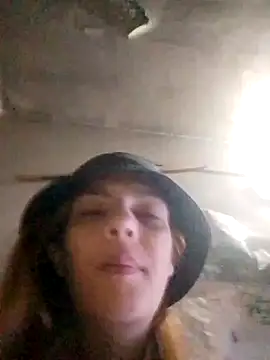 spacegirlll online show from 12-22-24, 02:38