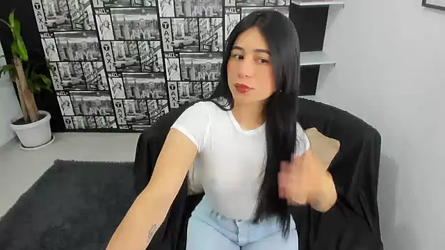 ChloeTurner  online show from 02-04-25, 11:27