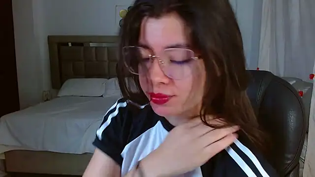 zoecruzz online show from 02-19-26, 01:29