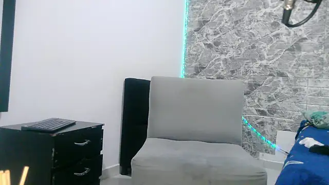 Aaron kwok28 online show from 02-15-25, 03:52