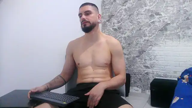 Aaron kwok28 online show from 09-17-25, 06:31