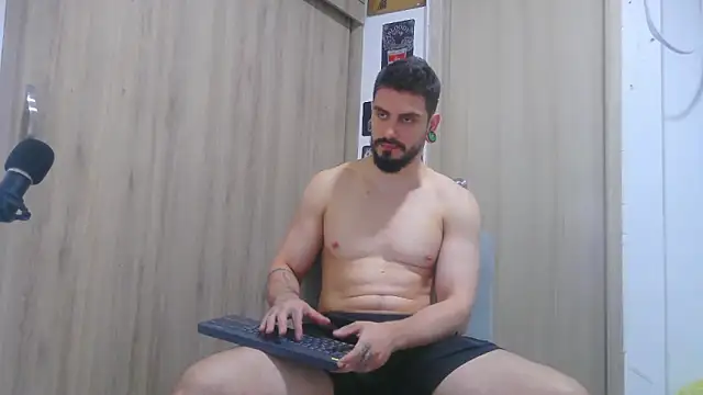 Aaron kwok28 online show from 11-14-25, 02:32