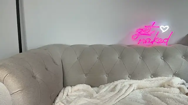 mollywilde online show from 10-07-25, 10:56