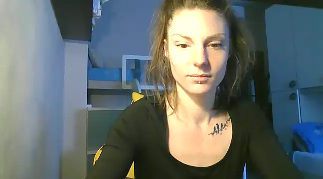 Snapshot of Feli_blue chatting on 12-04-24, 08:56 Feli blue online show from 12-04-24, 08:56