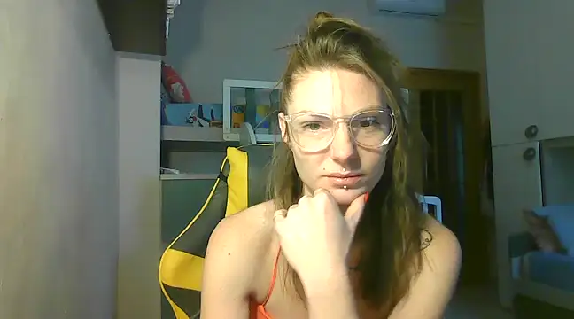 Snapshot of Feli_blue chatting on 12-09-24, 09:06 Feli blue online show from 12-09-24, 09:06