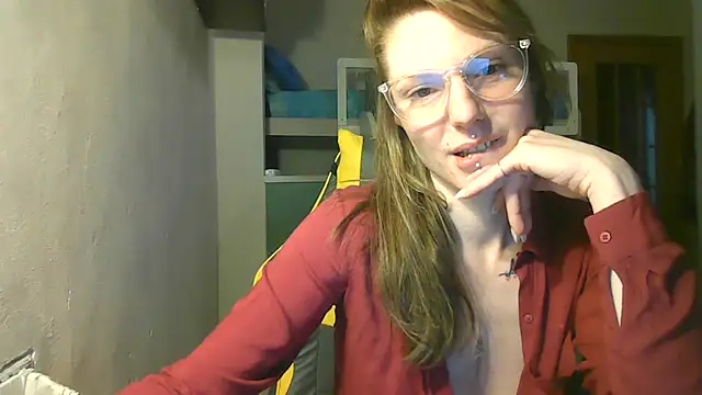 Snapshot of Feli_blue chatting on 01-20-25, 12:28 Feli blue online show from 01-20-25, 12:28