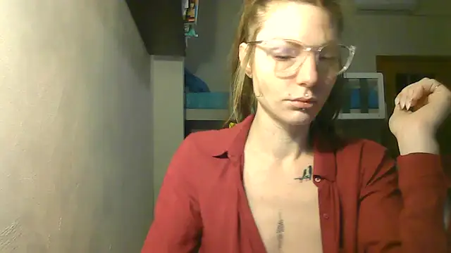 Snapshot of Feli_blue chatting on 01-23-25, 08:46 Feli blue online show from 01-23-25, 08:46