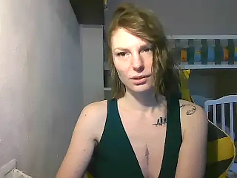 Snapshot of Feli_blue chatting on 02-11-25, 08:48 Feli blue online show from 02-11-25, 08:48
