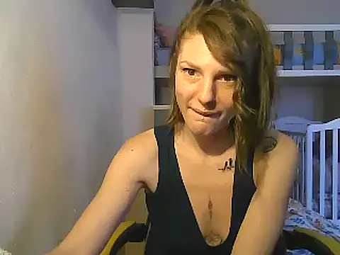 Snapshot of Feli_blue chatting on 02-11-25, 11:54 Feli blue online show from 02-11-25, 11:54