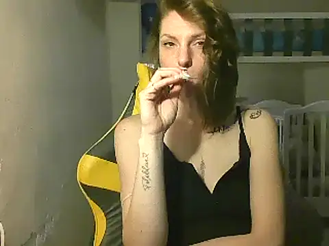 Snapshot of Feli_blue chatting on 02-19-25, 05:06 Feli blue online show from 02-19-25, 05:06