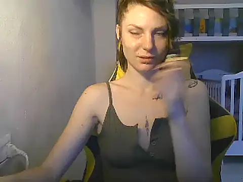 Snapshot of Feli_blue chatting on 02-25-25, 08:47 Feli blue online show from 02-25-25, 08:47