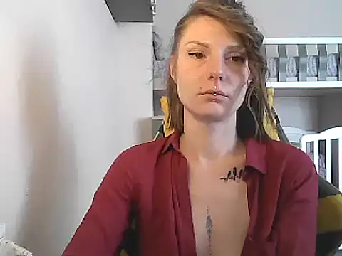 Snapshot of Feli_blue chatting on 03-05-25, 09:05 Feli blue online show from 03-05-25, 09:05