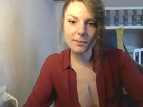 Snapshot of Feli_blue chatting on 03-10-25, 12:15 Feli blue online show from 03-10-25, 12:15