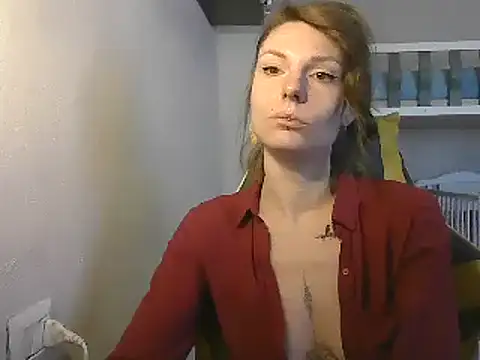Snapshot of Feli_blue chatting on 03-21-25, 09:23 Feli blue online show from 03-21-25, 09:23