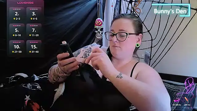 Snapshot of Bunny_Cummings chatting on 01-18-26, 11:30 Bunny Cummings online show from 01-18-26, 11:30