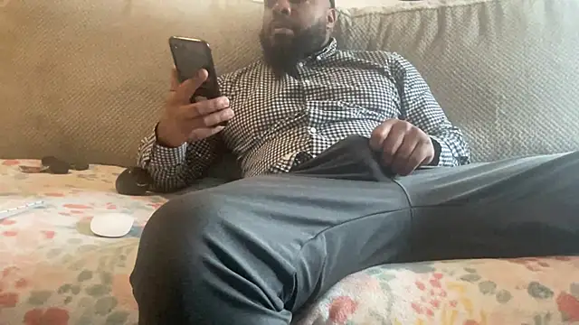 Snapshot of Bbcfun44 chatting on 12-17-24, 08:21 Bbcfun44 online show from 12-17-24, 08:21