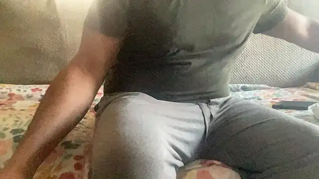 Snapshot of Bbcfun44 chatting on 02-15-25, 09:26 Bbcfun44 online show from 02-15-25, 09:26