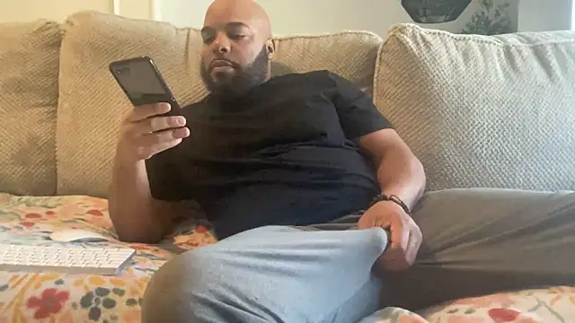 Snapshot of Bbcfun44 chatting on 02-28-25, 05:37 Bbcfun44 online show from 02-28-25, 05:37