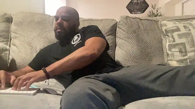 Snapshot of Bbcfun44 chatting on 03-21-25, 11:44 Bbcfun44 online show from 03-21-25, 11:44