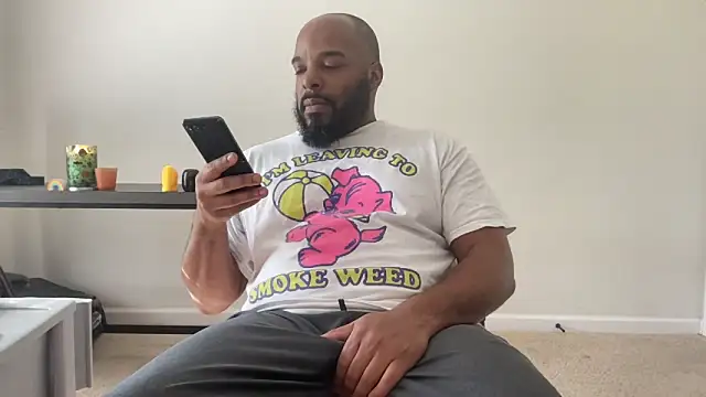 Snapshot of Bbcfun44 chatting on 10-27-25, 04:00 Bbcfun44 online show from 10-27-25, 04:00