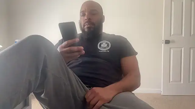 Snapshot of Bbcfun44 chatting on 11-12-25, 08:30 Bbcfun44 online show from 11-12-25, 08:30