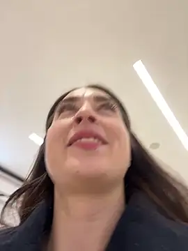 Holly Play online show from 12-19-24, 12:34