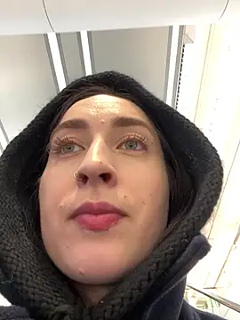 Holly Play online show from 02-11-25, 10:26