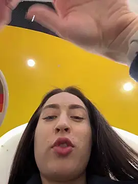 Holly Play online show from 02-25-25, 08:03