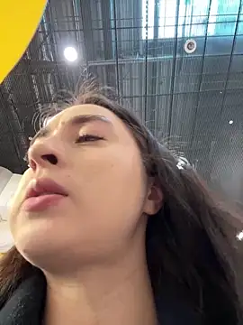 Holly Play online show from 03-20-25, 10:10