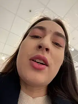 Holly Play online show from 03-21-25, 09:01