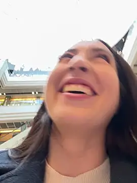 Holly Play online show from 03-21-25, 12:06