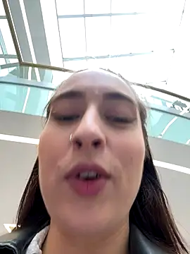 Holly Play online show from 09-16-25, 09:10