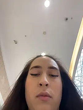 Holly Play online show from 10-23-25, 09:19