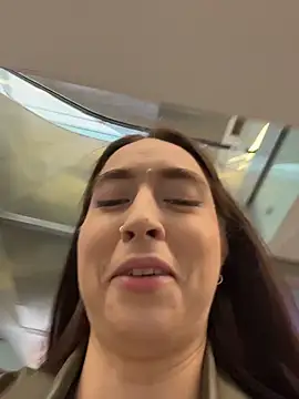 Holly Play online show from 03-31-26, 08:59