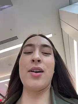 Holly Play online show from 04-13-26, 11:59