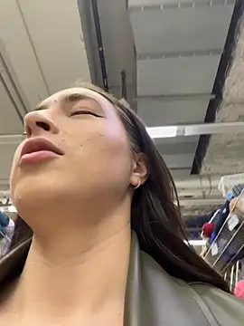 Holly Play online show from 04-15-26, 12:01