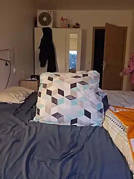 Chaudesquirt online show from 02-18-26, 07:04