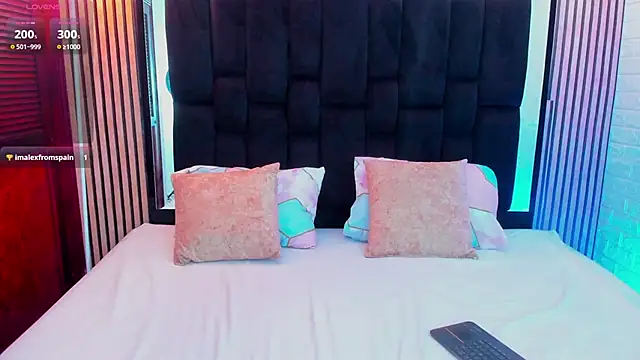 Isabella Flores online show from 09-14-25, 12:54