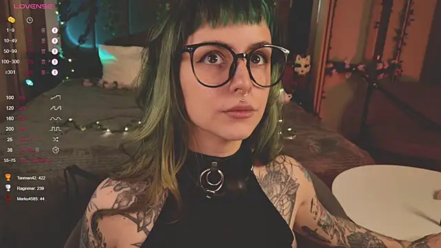 MichaellaMoon online show from 02-19-25, 06:00