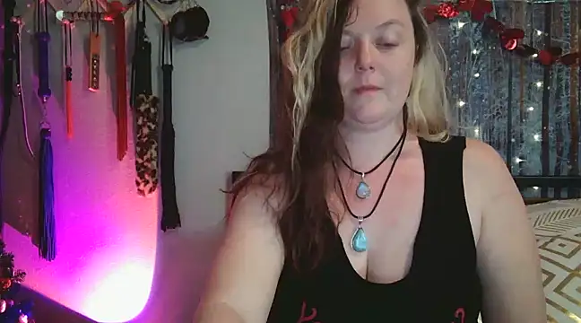 Lyrann89 online show from 01-25-25, 02:47