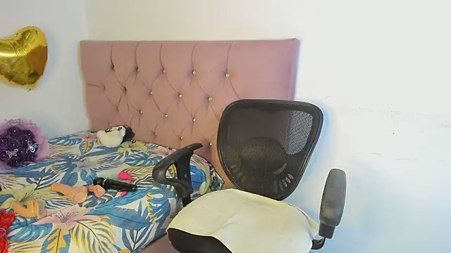 nicol jone1 online show from 03-22-26, 10:02