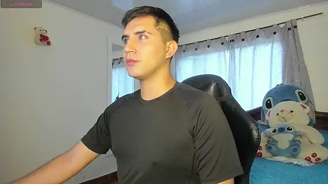 Snapshot of Chris_Maddox chatting on 12-06-24, 09:35 Chris Maddox online show from 12-06-24, 09:35