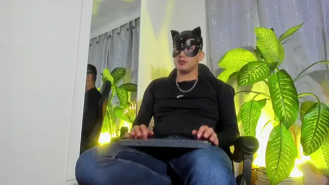 Snapshot of Chris_Maddox chatting on 01-22-25, 07:35 Chris Maddox online show from 01-22-25, 07:35