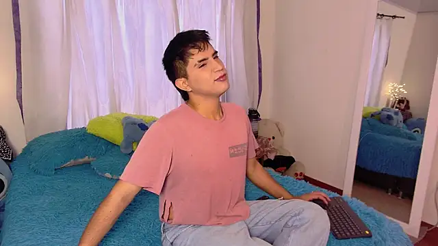 Snapshot of Chris_Maddox chatting on 10-18-25, 06:19 Chris Maddox online show from 10-18-25, 06:19