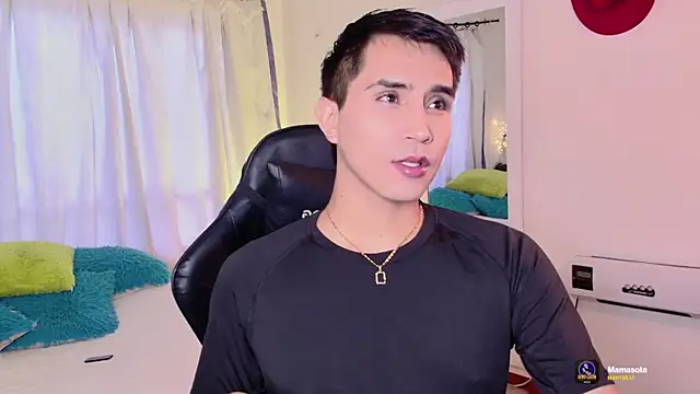 Snapshot of Chris_Maddox chatting on 11-18-25, 08:35 Chris Maddox online show from 11-18-25, 08:35