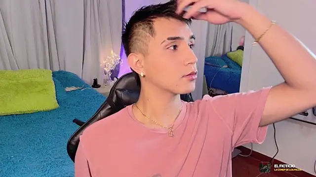 Snapshot of Chris_Maddox chatting on 12-01-25, 10:48 Chris Maddox online show from 12-01-25, 10:48